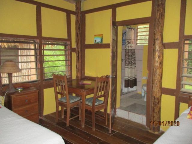 Cerros Beach Inn 코로잘 외부 사진