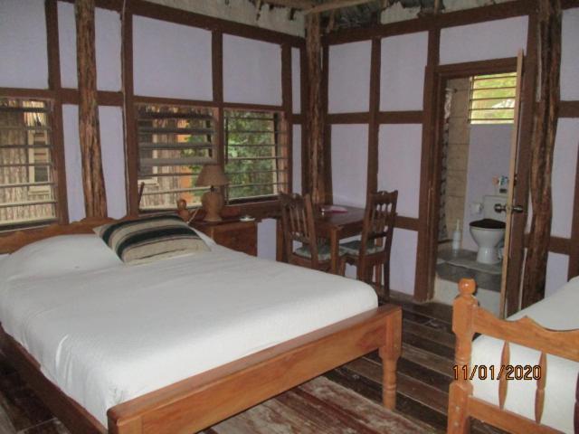 Cerros Beach Inn 코로잘 외부 사진