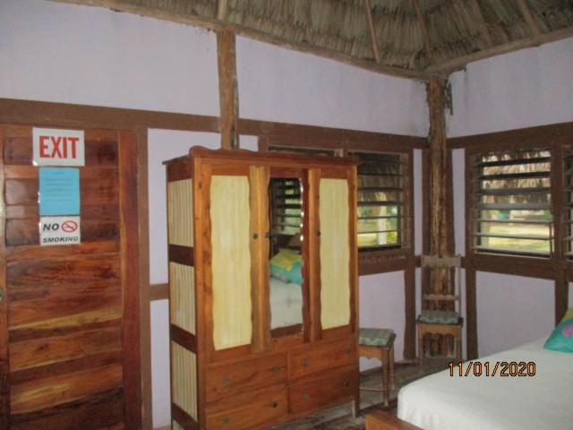 Cerros Beach Inn 코로잘 외부 사진